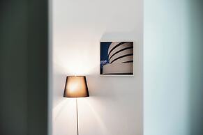 Stylish 2-Bedroom Apartment by Lake Como