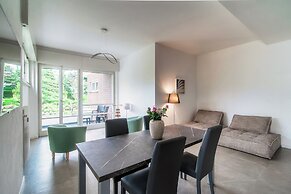 Stylish 2-Bedroom Apartment by Lake Como