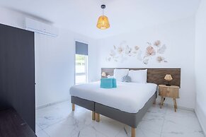 Modern Garden Villa Near Jan Thiel Mambo