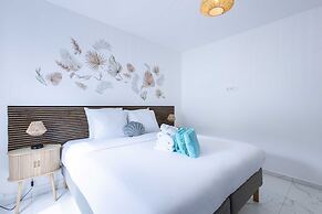 Modern Garden Villa Near Jan Thiel Mambo