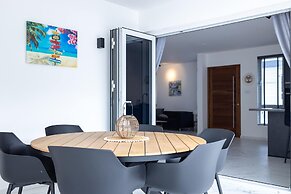 Modern Garden Villa Near Jan Thiel Mambo