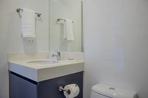 w Elegant 2BR w Distinctive Deco in Miraflores