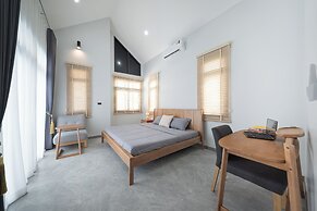 Songmee Pool Villa Nikompattana