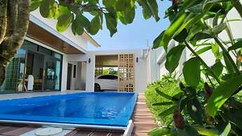Songmee Pool Villa Nikompattana
