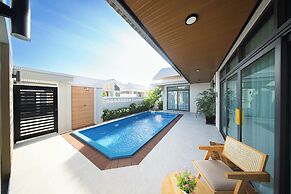 Songmee Pool Villa Nikompattana
