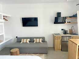 Mykonos Dot Suites