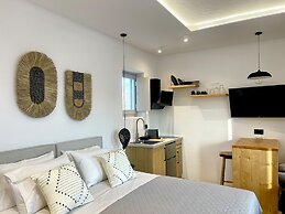 Mykonos Dot Suites