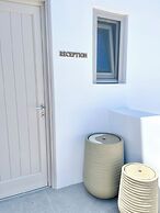 Mykonos Dot Suites