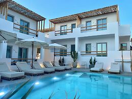 Mykonos Dot Suites