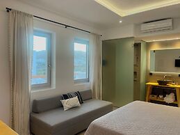 Mykonos Dot Suites