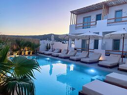Mykonos Dot Suites