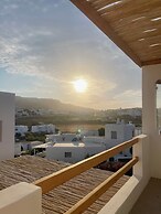 Mykonos Dot Suites