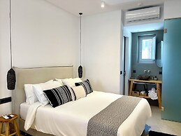 Mykonos Dot Suites