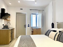 Mykonos Dot Suites
