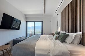 Phaedrus Living Apollo Skyview Penthouse