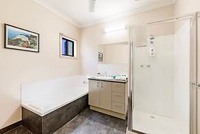 Zen Pandanus Point Pool - Backyard - Balcony