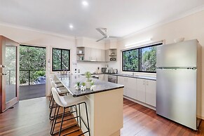 Zen Pandanus Point Pool - Backyard - Balcony
