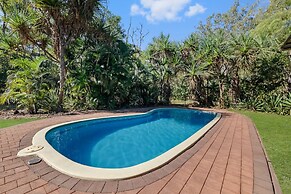 Zen Pandanus Point Pool - Backyard - Balcony