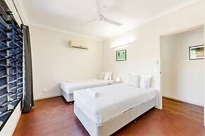 Zen Pandanus Point Pool - Backyard - Balcony