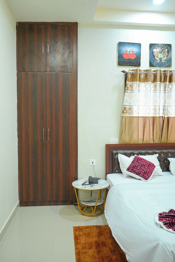 Hotel Adarsh