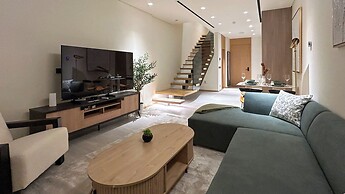Stylish 1BR Penthouse in The Autograph