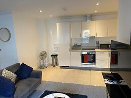 DH Aparthotels - Cromwell Apartment