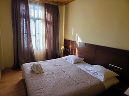 Dias Hotel
