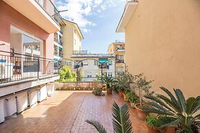 Pesto Home Holiday