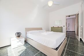 Pesto Home Holiday