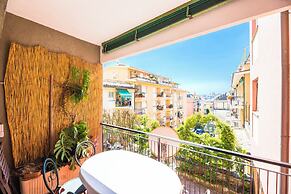 Pesto Home Holiday