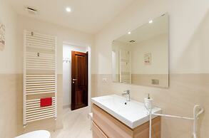 Bright 2BR flat in Rapallo Centre