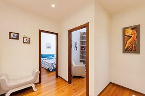 Bright 2BR flat in Rapallo Centre