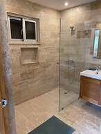 Punta Popy 3BR Duplex With Pool, Walk to Beach