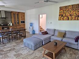 Punta Popy 3BR Duplex With Pool, Walk to Beach