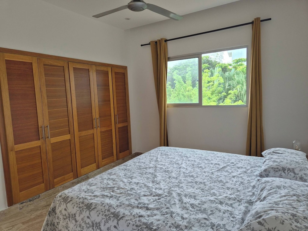 Punta Popy 3BR Duplex With Pool, Walk to Beach
