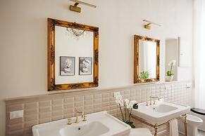 PALAZZO DELLA BIANCA- Royal Experience