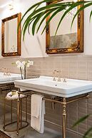 PALAZZO DELLA BIANCA- Royal Experience
