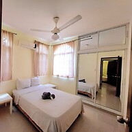 Beach Apartment With Pool - Costambar