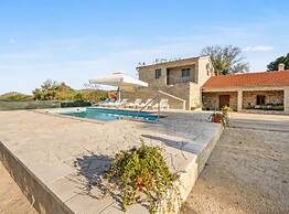 Holiday Home Stari Dvori