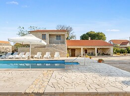 Holiday Home Stari Dvori