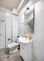 N&G Deluxe Maisonette