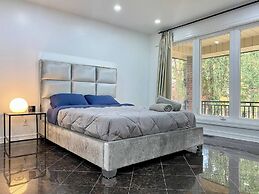 Vibrant City Retreat