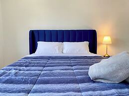 Vibrant City Retreat