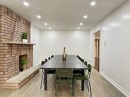 Vibrant City Retreat