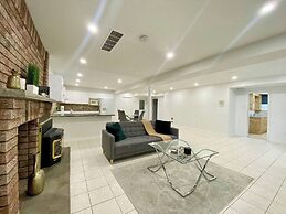 Vibrant City Retreat