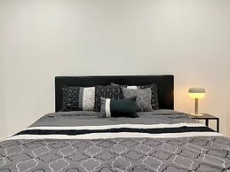 Vibrant City Retreat
