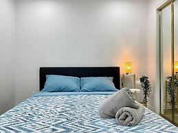 Vibrant City Retreat