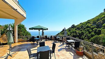 AZURA BAY HOTEL