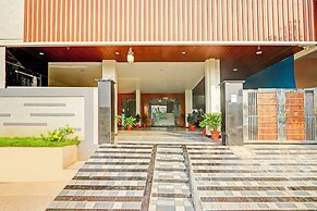 Fabhotel Dharani Grand