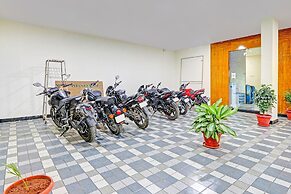 Fabhotel Dharani Grand